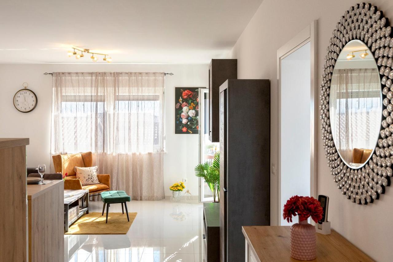 Sunny Island Apartment Трогір Екстер'єр фото